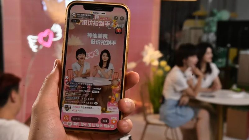 小标题：育儿嫂服务的重要性
